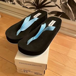 NEW Steve Madden Beannie Sandal